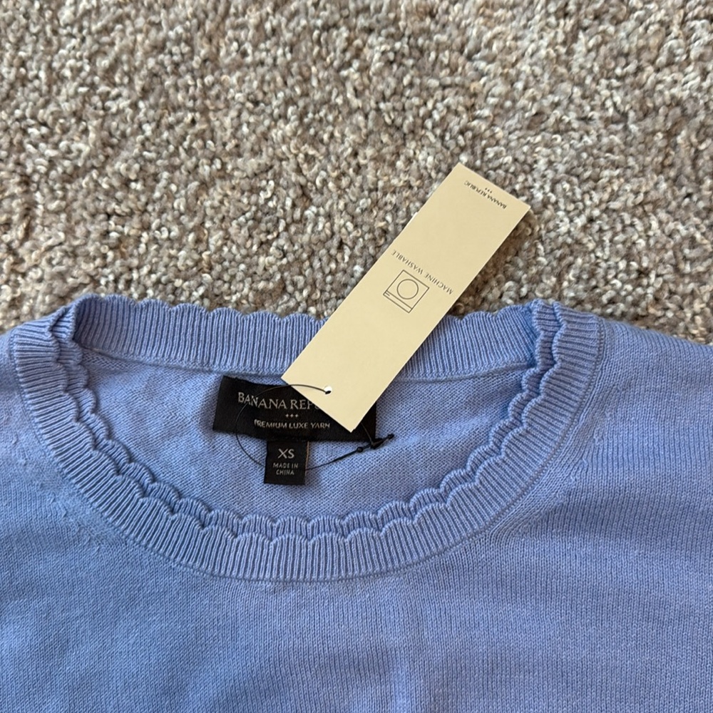 NWT Banana Republic Factory Women’s Light Blue Crewneck Sweater - XS - Picture 3 of 4